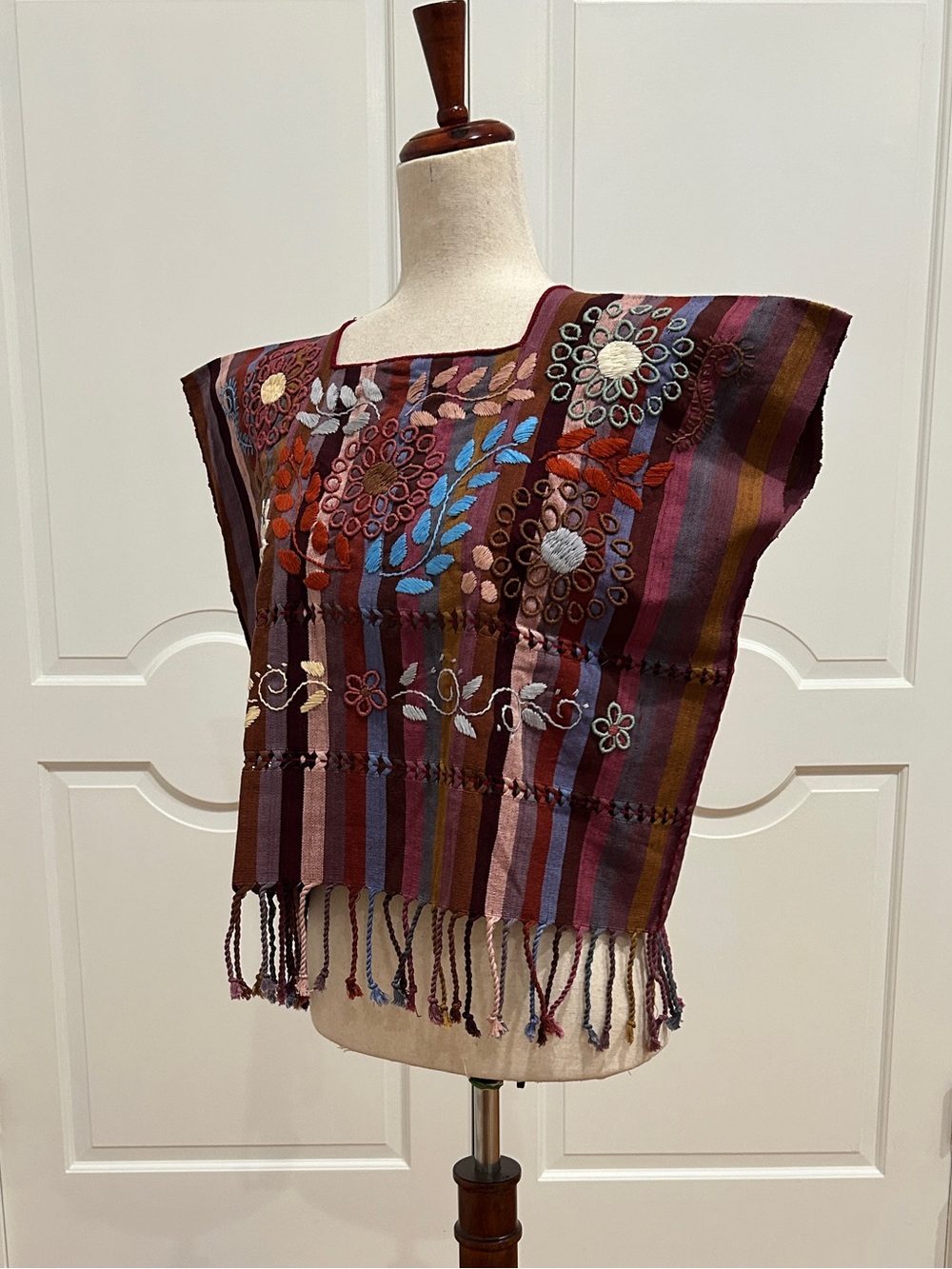 Rococo embroidery, backstrap loom weavings Chiapas huipil Blouse. 100% handmade. - Picture 7 of 8